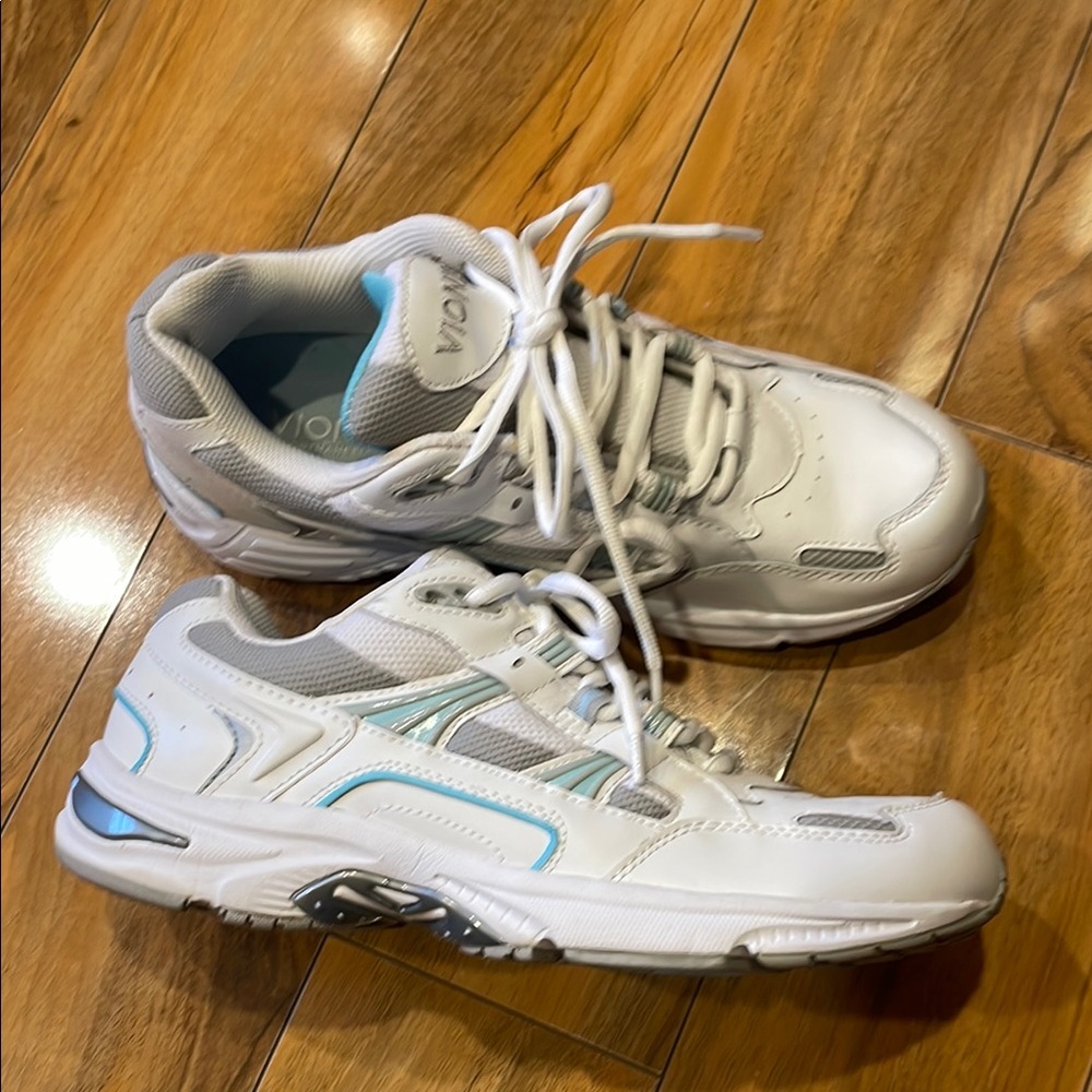 Women’s size 10 vionic walking tennis shoe